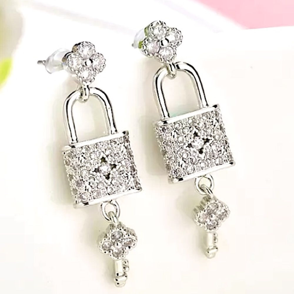 STERLING SILVER BLOSSOM LOCK KEY EARRINGS - Picture 8 of 11